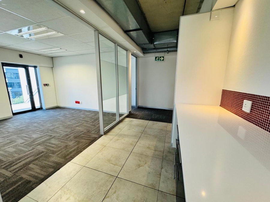 To Let Commercial Property for Rent in Vorna Valley Gauteng