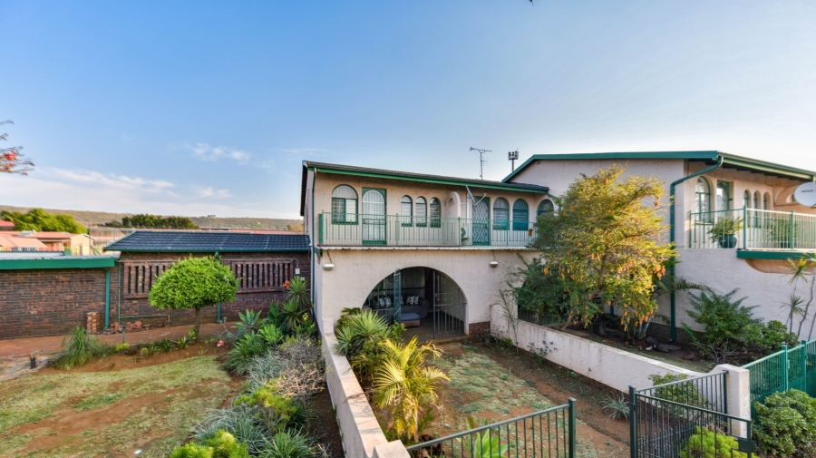 3 Bedroom Property for Sale in Sinoville Gauteng