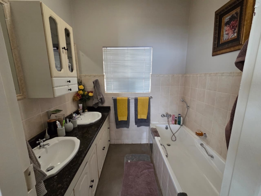 4 Bedroom Property for Sale in Montana Park Gauteng
