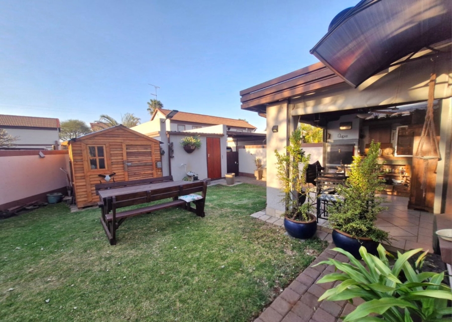2 Bedroom Property for Sale in Annlin Gauteng