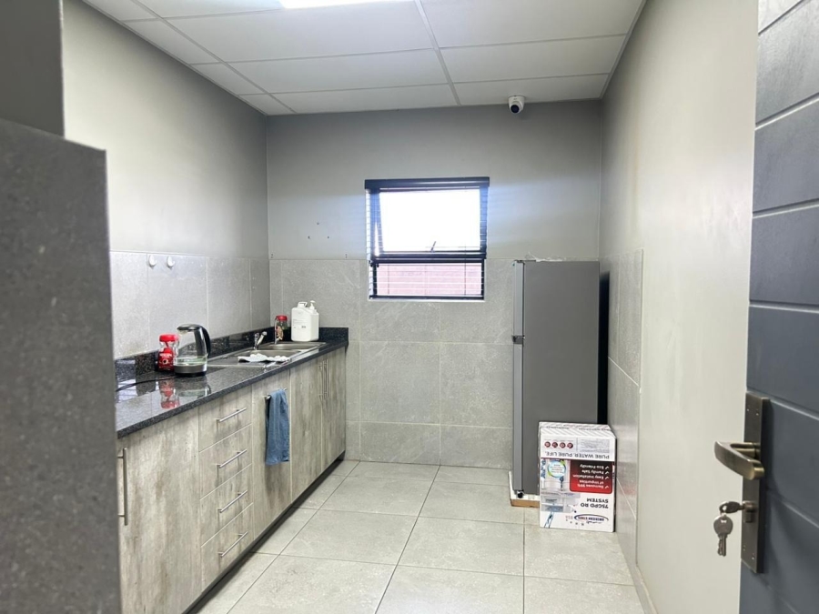 Commercial Property for Sale in Knoppieslaagte Gauteng