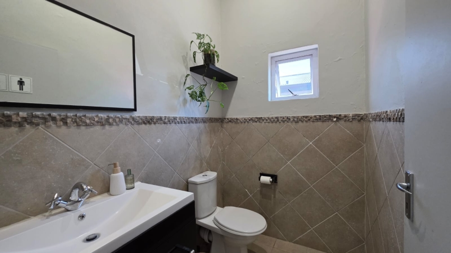 To Let Commercial Property for Rent in Lyttelton Manor Gauteng