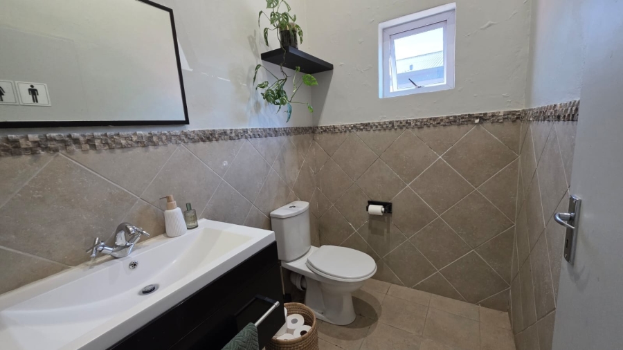 To Let Commercial Property for Rent in Lyttelton Manor Gauteng