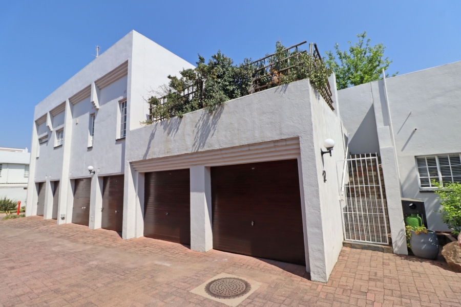 To Let 2 Bedroom Property for Rent in Epsom Downs Gauteng