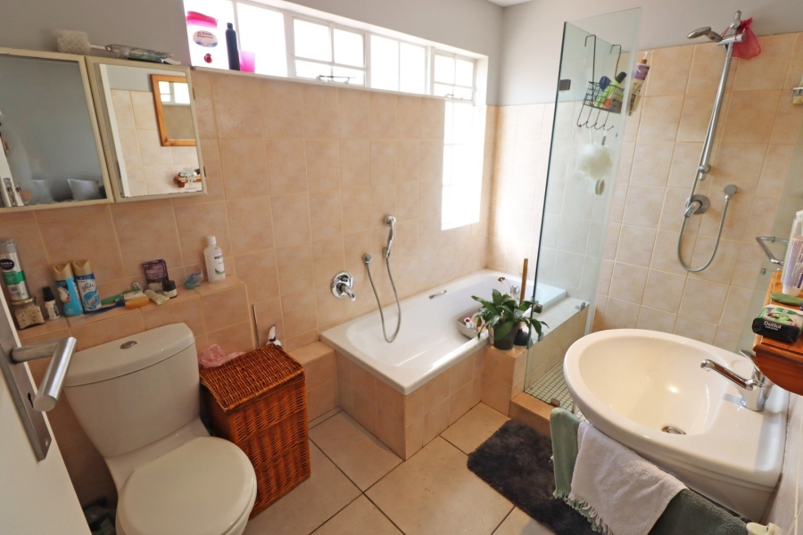 To Let 2 Bedroom Property for Rent in Epsom Downs Gauteng