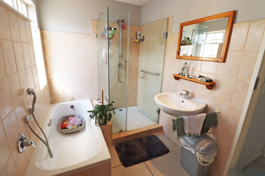 To Let 2 Bedroom Property for Rent in Epsom Downs Gauteng