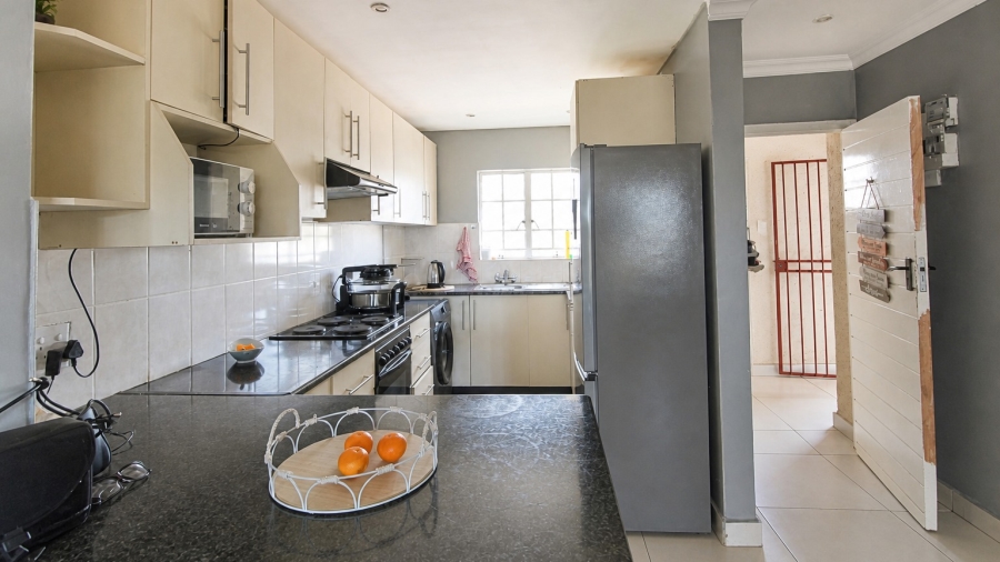 2 Bedroom Property for Sale in Noordwyk Gauteng