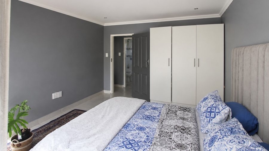 2 Bedroom Property for Sale in Noordwyk Gauteng