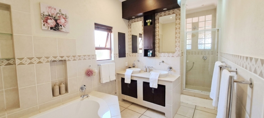 To Let 3 Bedroom Property for Rent in Bryanston Gauteng