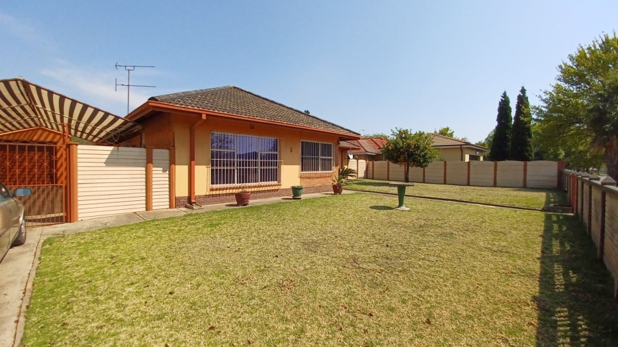 3 Bedroom Property for Sale in Vanderbijlpark SE 6 Gauteng