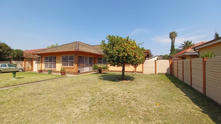 3 Bedroom Property for Sale in Vanderbijlpark SE 6 Gauteng