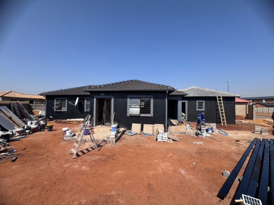 4 Bedroom Property for Sale in Dawn Park Gauteng