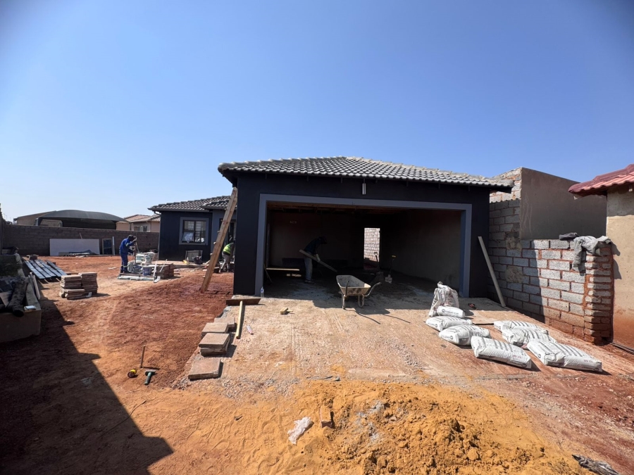 4 Bedroom Property for Sale in Dawn Park Gauteng