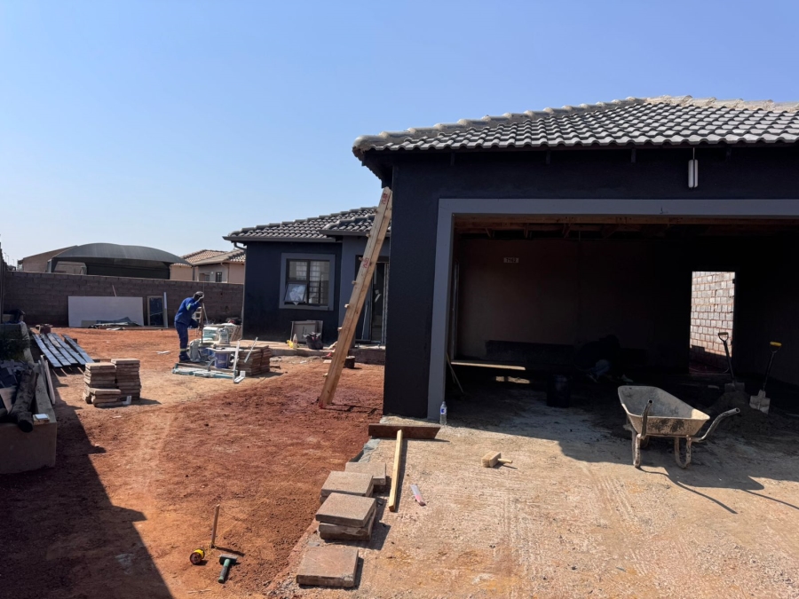 4 Bedroom Property for Sale in Dawn Park Gauteng