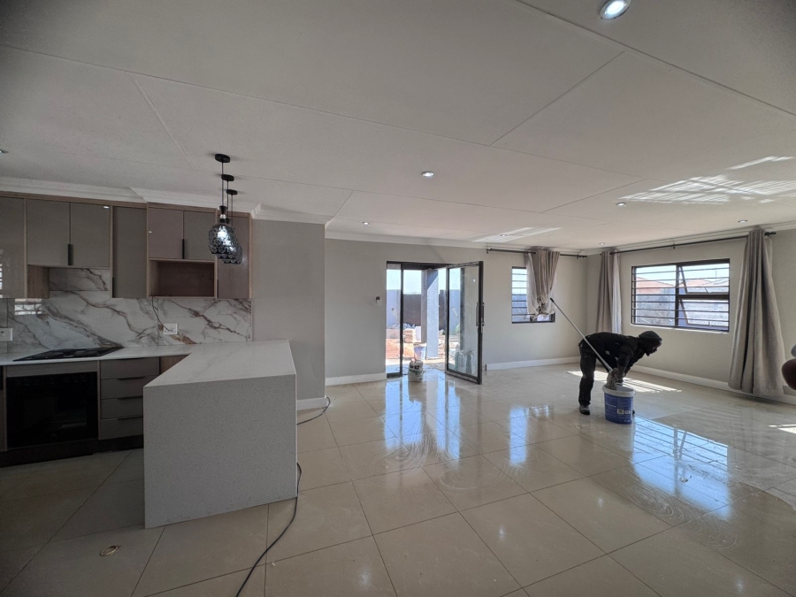 4 Bedroom Property for Sale in Dawn Park Gauteng