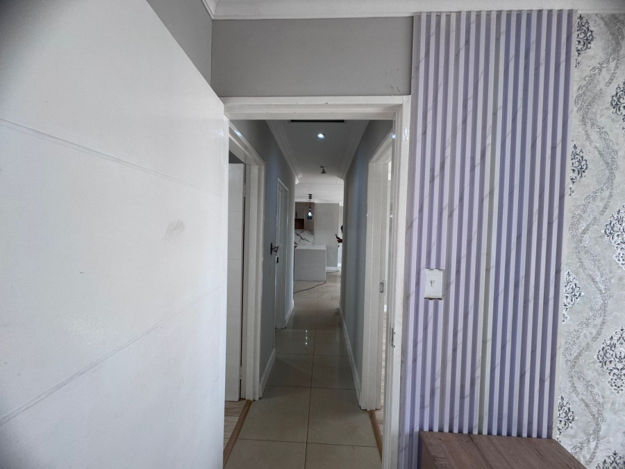 4 Bedroom Property for Sale in Dawn Park Gauteng
