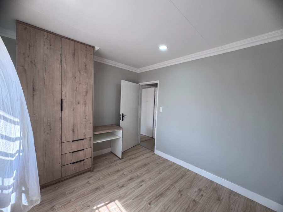 4 Bedroom Property for Sale in Dawn Park Gauteng
