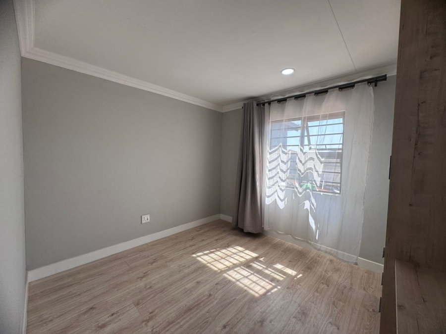 4 Bedroom Property for Sale in Dawn Park Gauteng