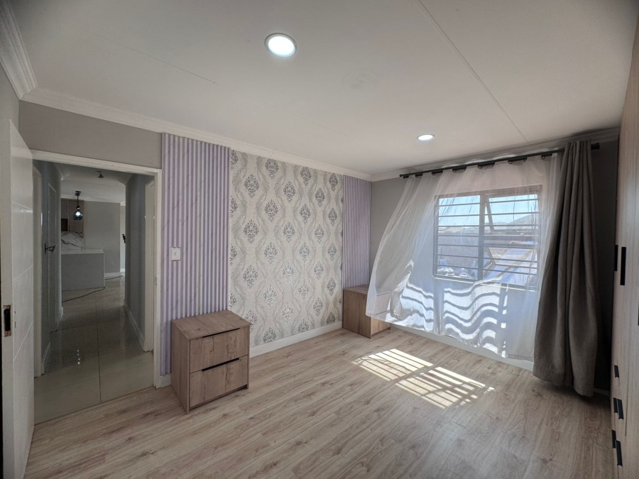 4 Bedroom Property for Sale in Dawn Park Gauteng