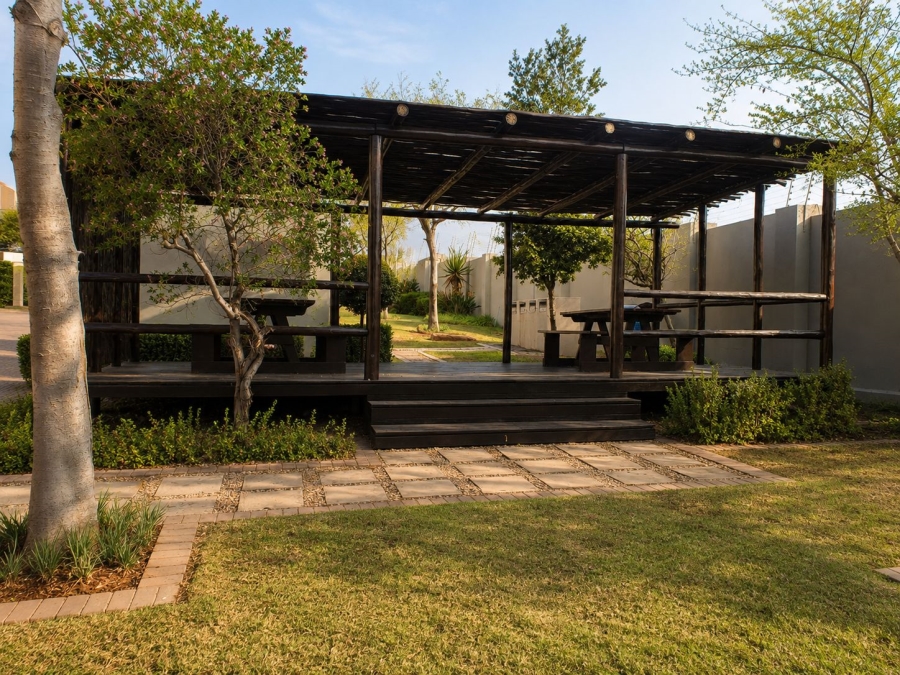 To Let 2 Bedroom Property for Rent in Lonehill Gauteng