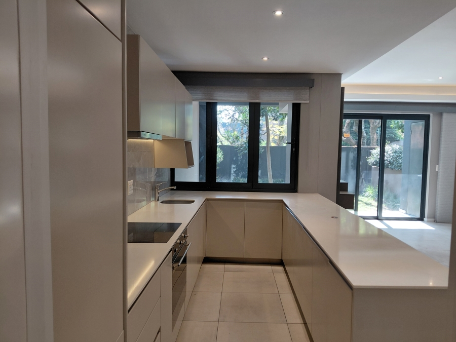 To Let 3 Bedroom Property for Rent in Rosebank Gauteng