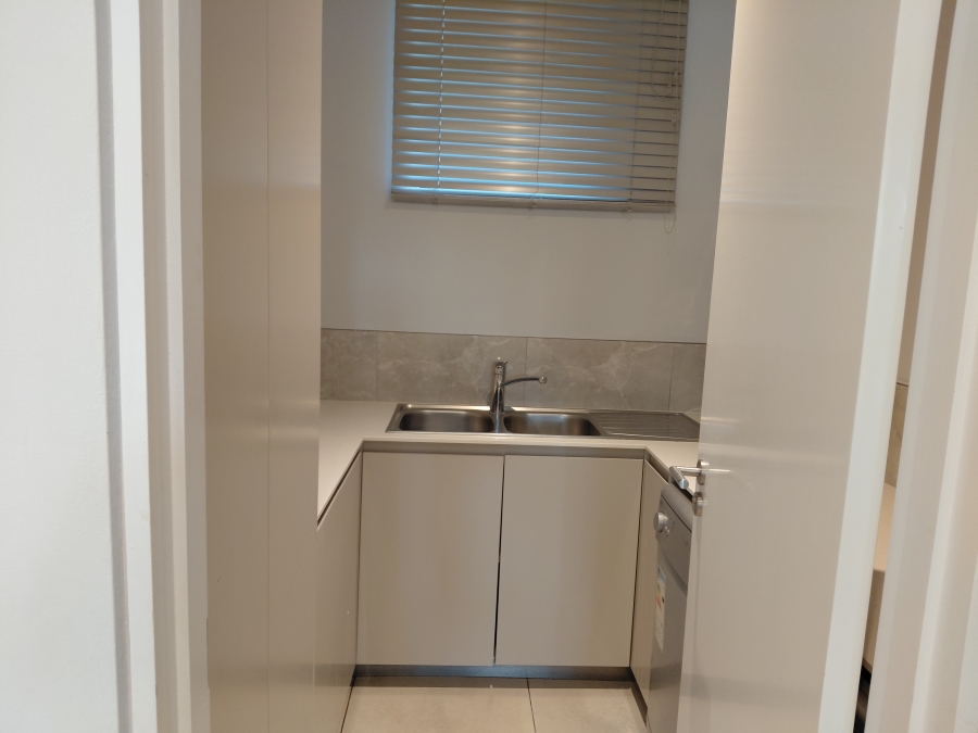 To Let 3 Bedroom Property for Rent in Rosebank Gauteng