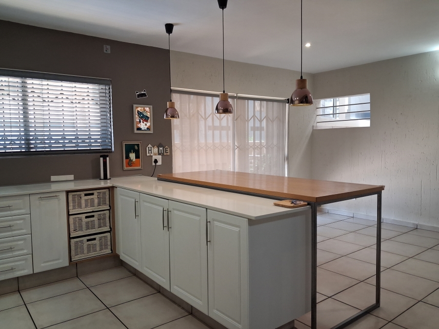 4 Bedroom Property for Sale in Greenstone Hill Gauteng