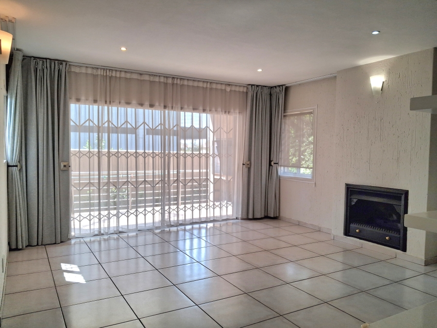4 Bedroom Property for Sale in Greenstone Hill Gauteng