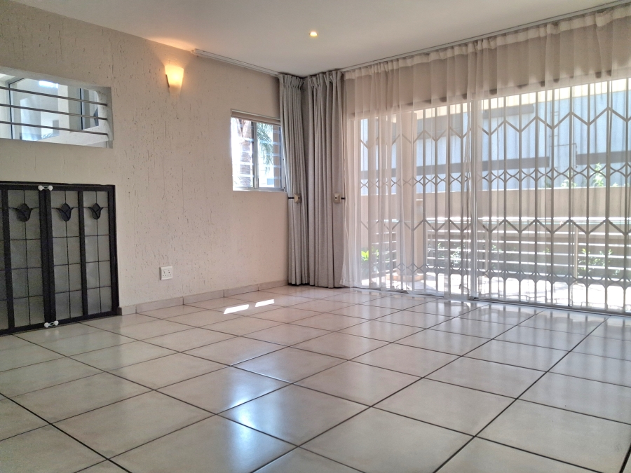 4 Bedroom Property for Sale in Greenstone Hill Gauteng