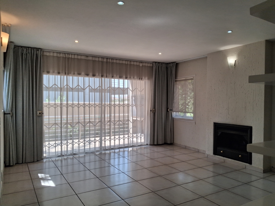 4 Bedroom Property for Sale in Greenstone Hill Gauteng