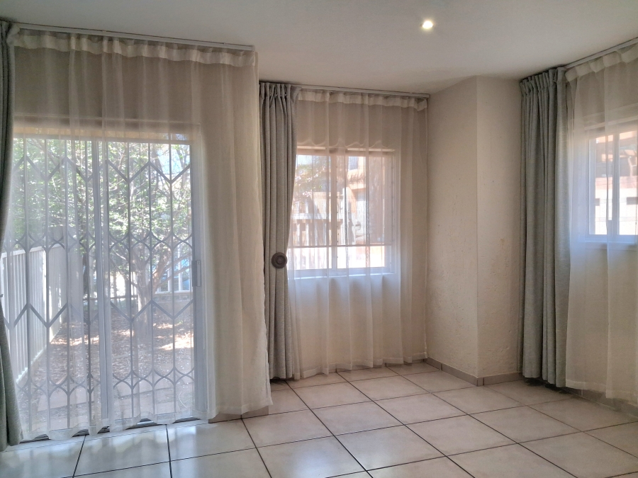 4 Bedroom Property for Sale in Greenstone Hill Gauteng
