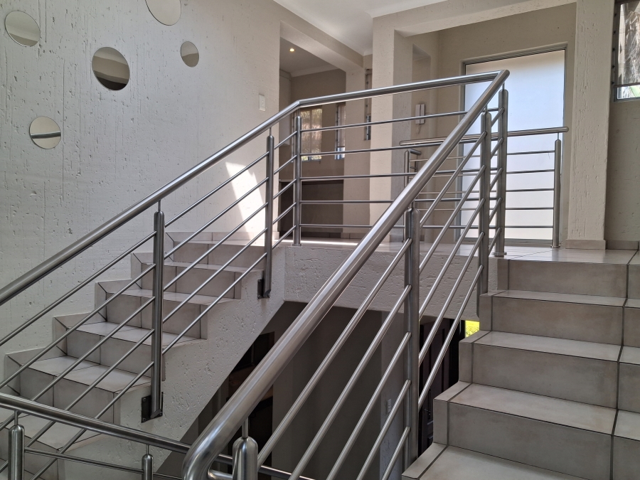 4 Bedroom Property for Sale in Greenstone Hill Gauteng