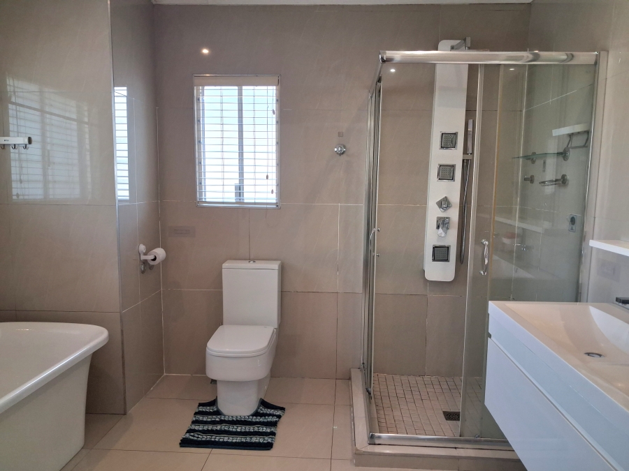 4 Bedroom Property for Sale in Greenstone Hill Gauteng