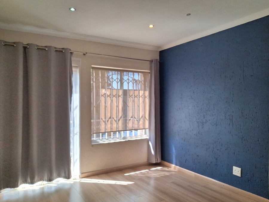 4 Bedroom Property for Sale in Greenstone Hill Gauteng