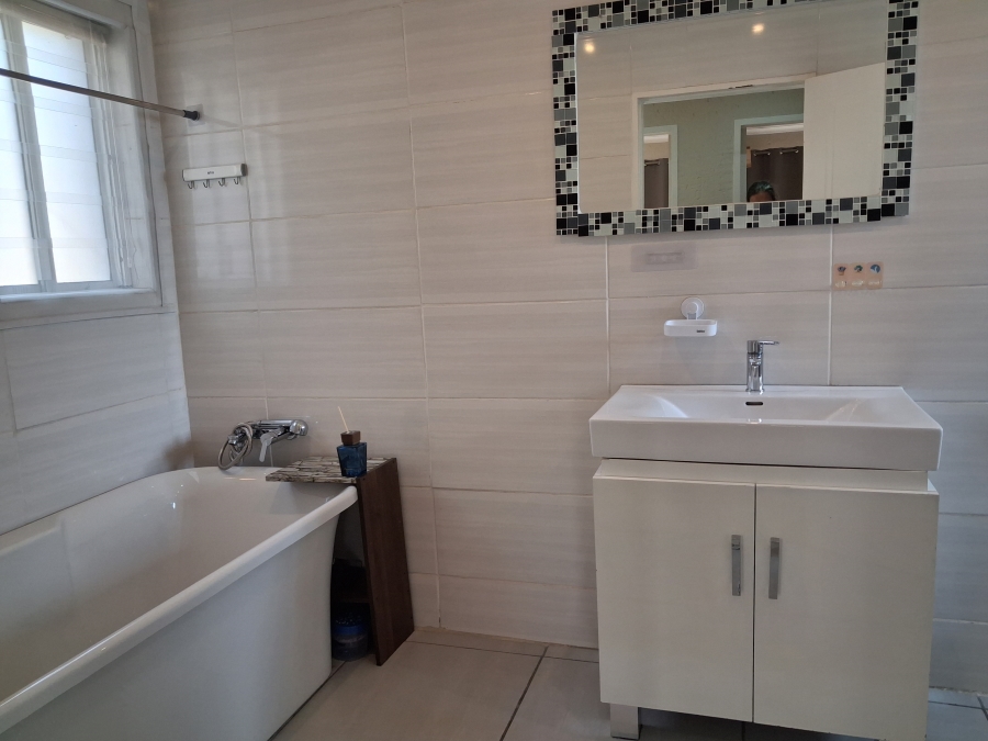4 Bedroom Property for Sale in Greenstone Hill Gauteng