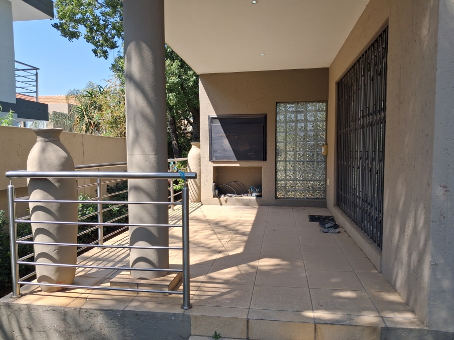 4 Bedroom Property for Sale in Greenstone Hill Gauteng