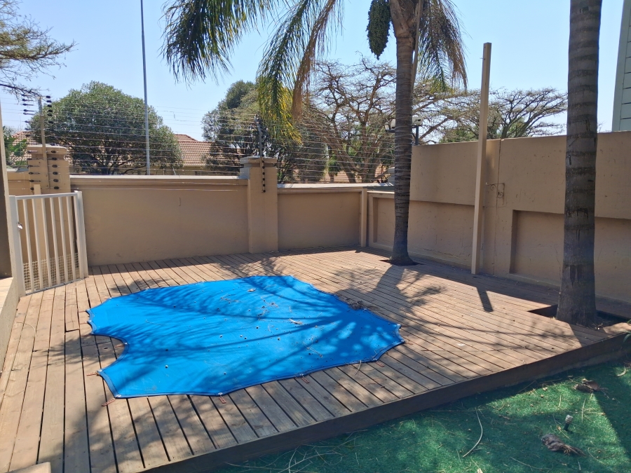 4 Bedroom Property for Sale in Greenstone Hill Gauteng