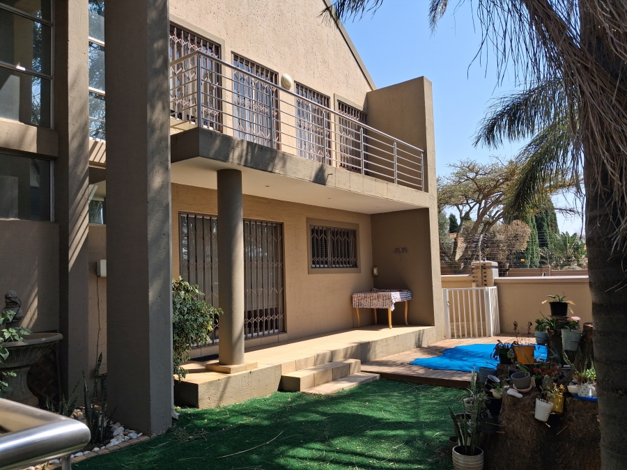 4 Bedroom Property for Sale in Greenstone Hill Gauteng