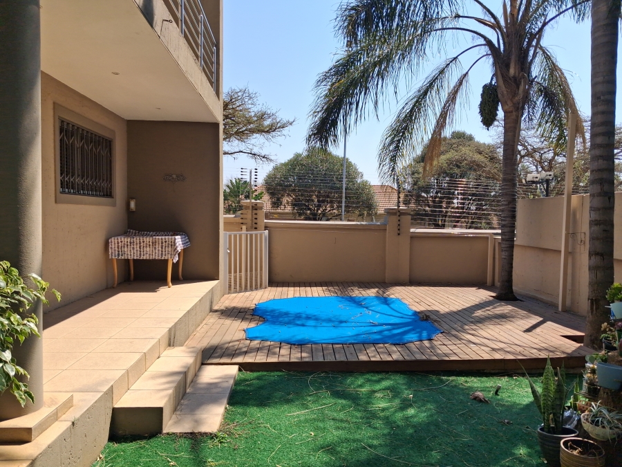 4 Bedroom Property for Sale in Greenstone Hill Gauteng