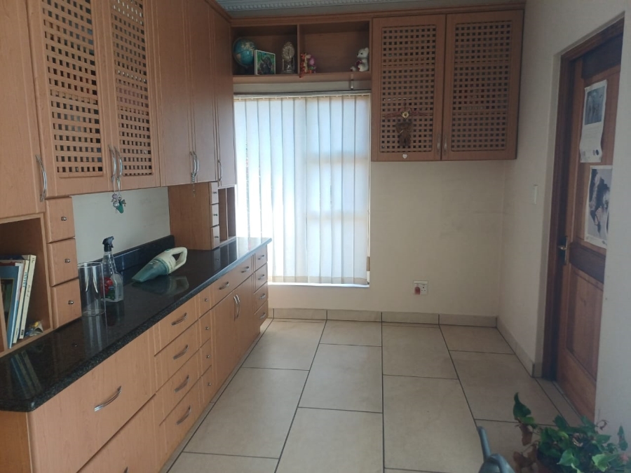 3 Bedroom Property for Sale in Lakefield Gauteng