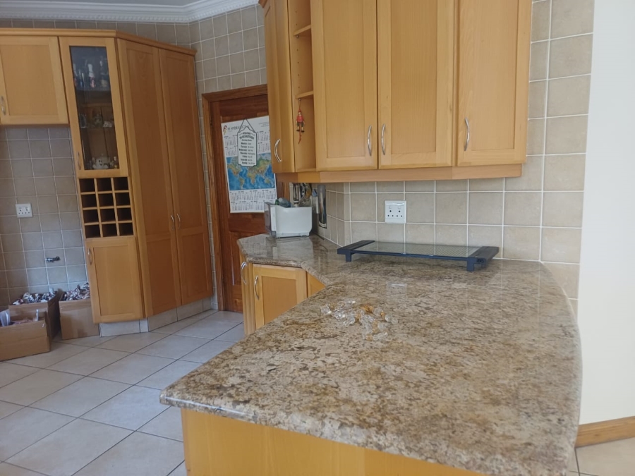 3 Bedroom Property for Sale in Lakefield Gauteng