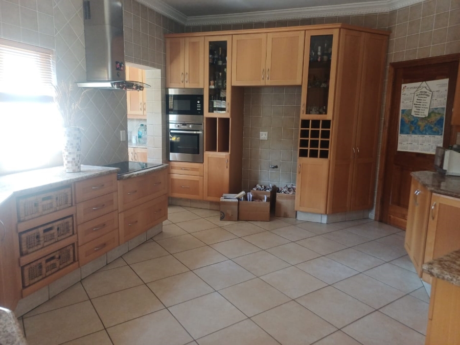 3 Bedroom Property for Sale in Lakefield Gauteng