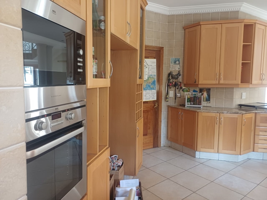 3 Bedroom Property for Sale in Lakefield Gauteng