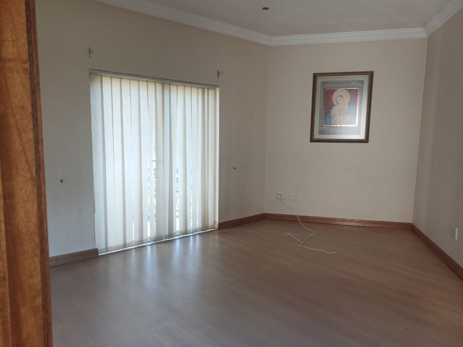 3 Bedroom Property for Sale in Lakefield Gauteng