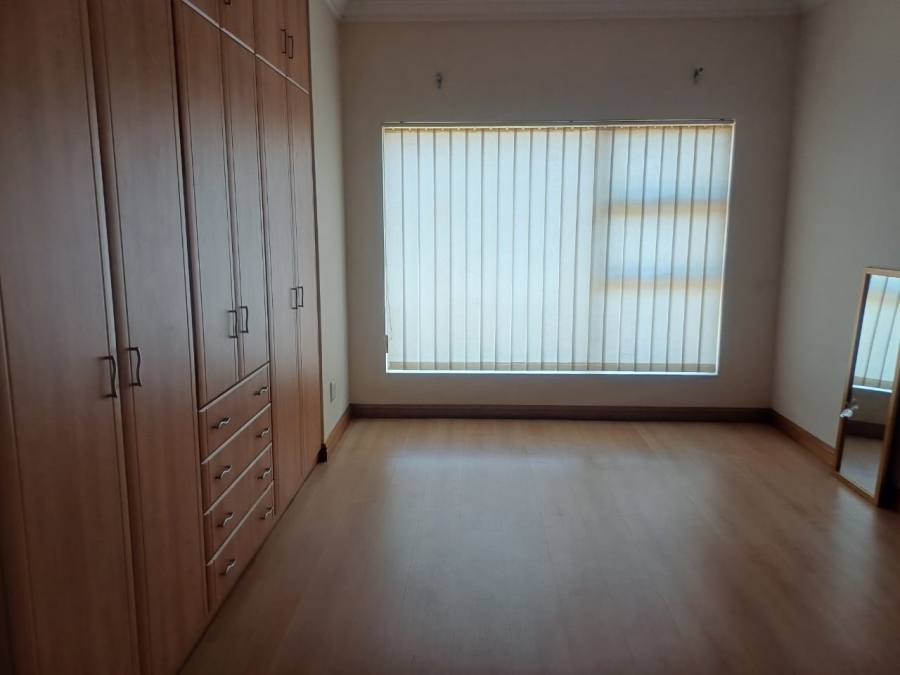 3 Bedroom Property for Sale in Lakefield Gauteng