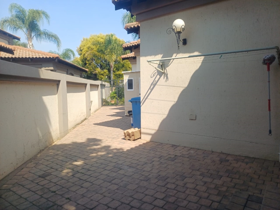 3 Bedroom Property for Sale in Lakefield Gauteng