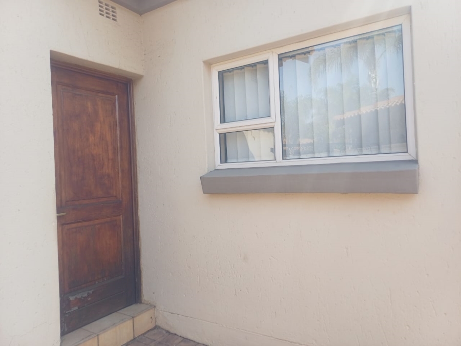 3 Bedroom Property for Sale in Lakefield Gauteng