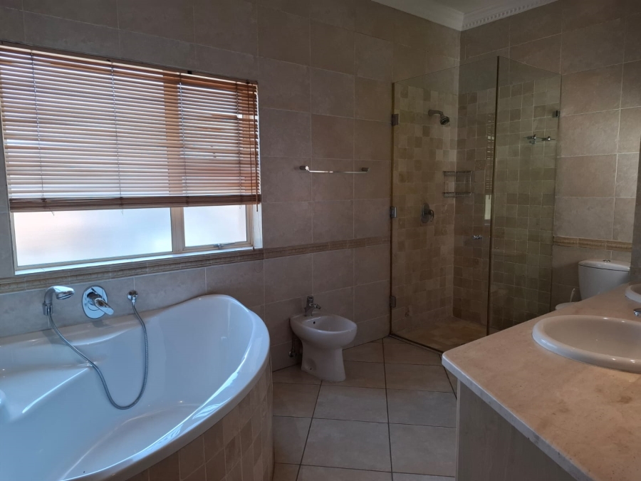 3 Bedroom Property for Sale in Lakefield Gauteng