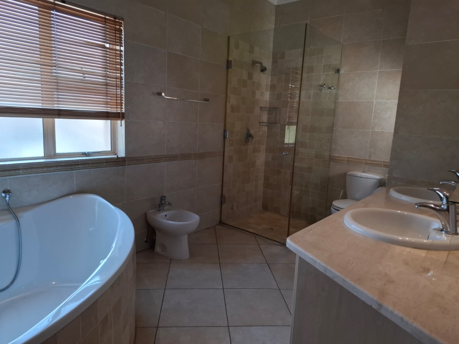3 Bedroom Property for Sale in Lakefield Gauteng