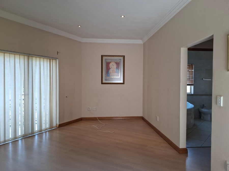 3 Bedroom Property for Sale in Lakefield Gauteng